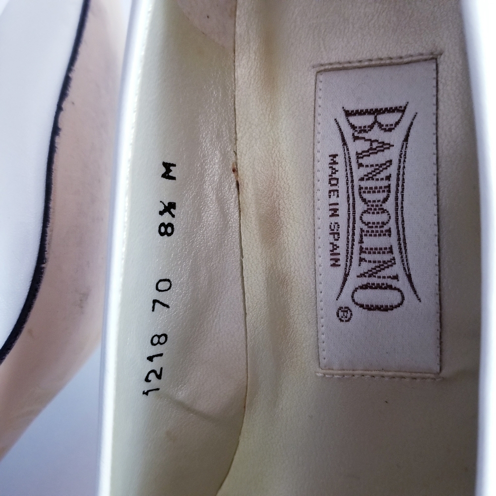Vintage Bandolino White Leather Pumps - Picture 2 of 8